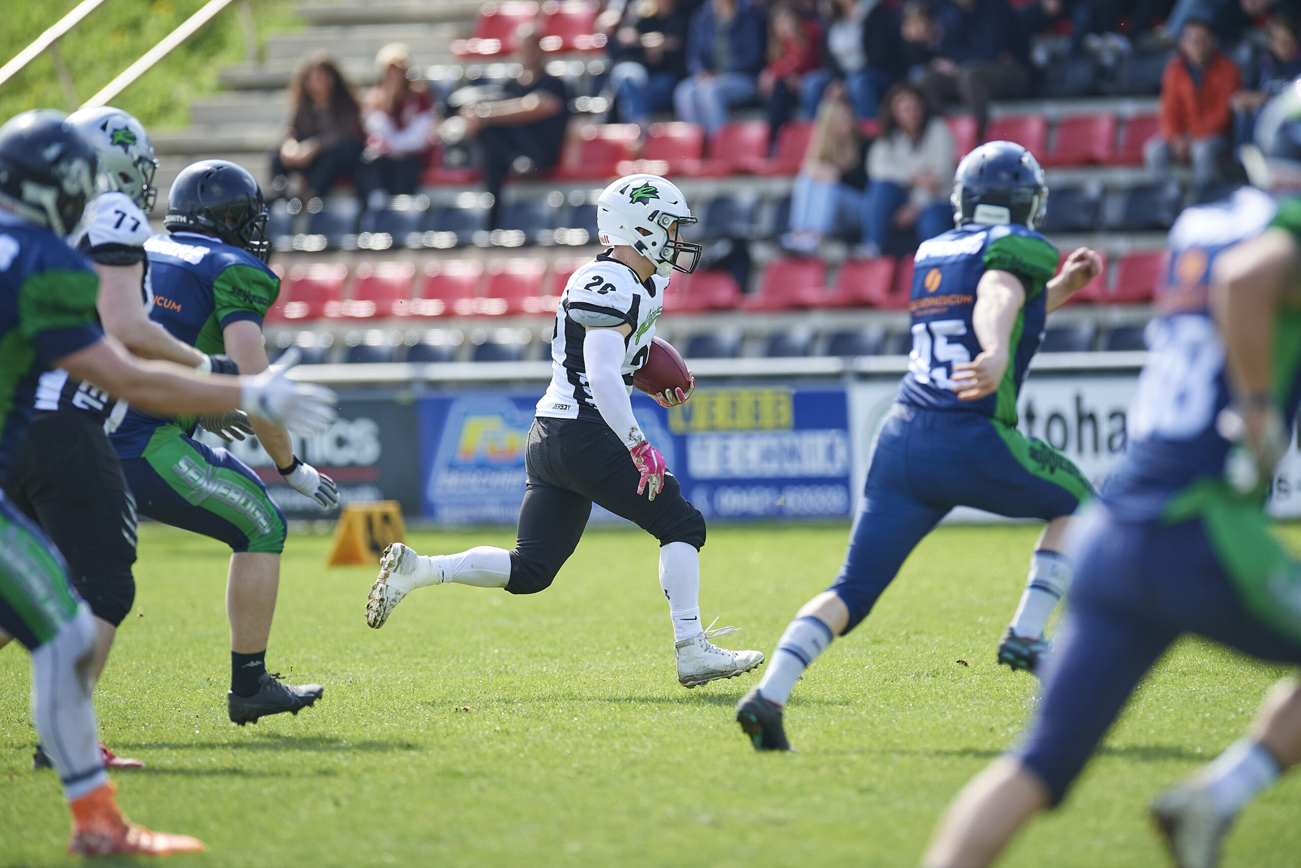 Spiders_Rebels_AGES_D518086